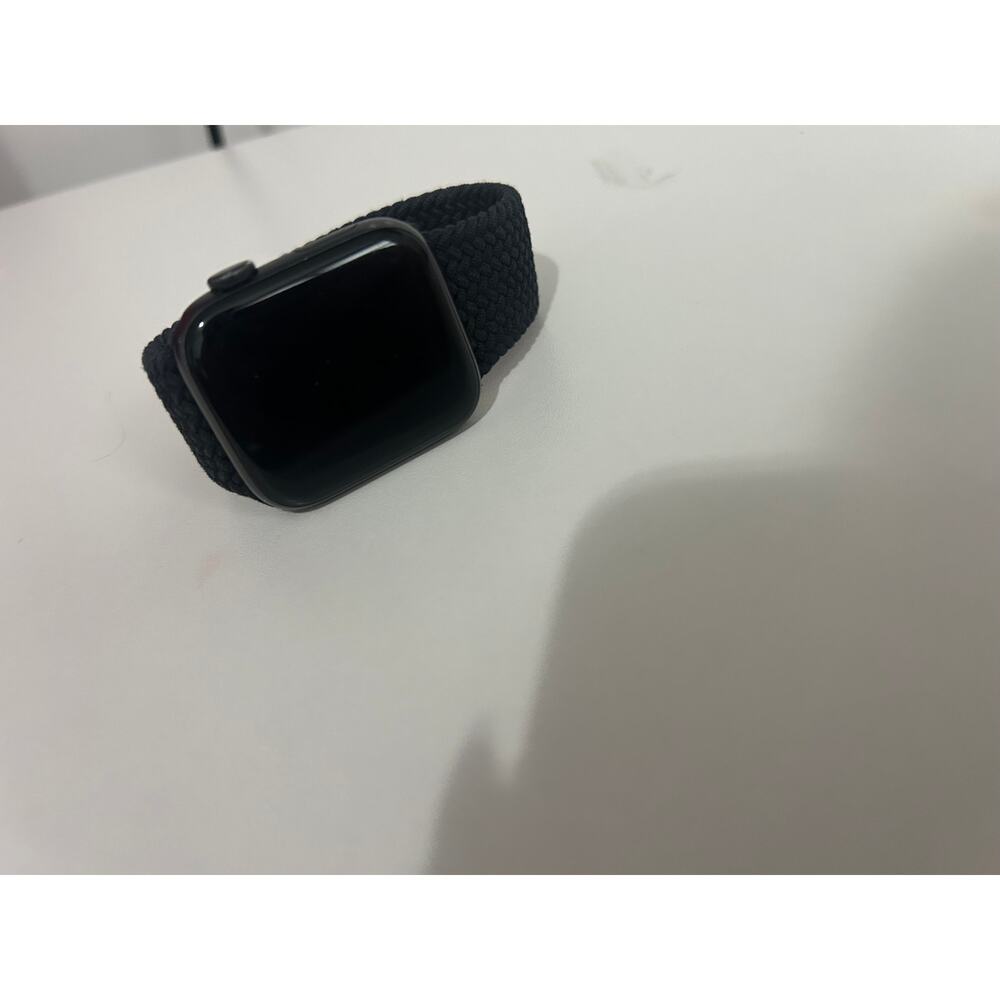 Apple Watch - Picture 2 of 4